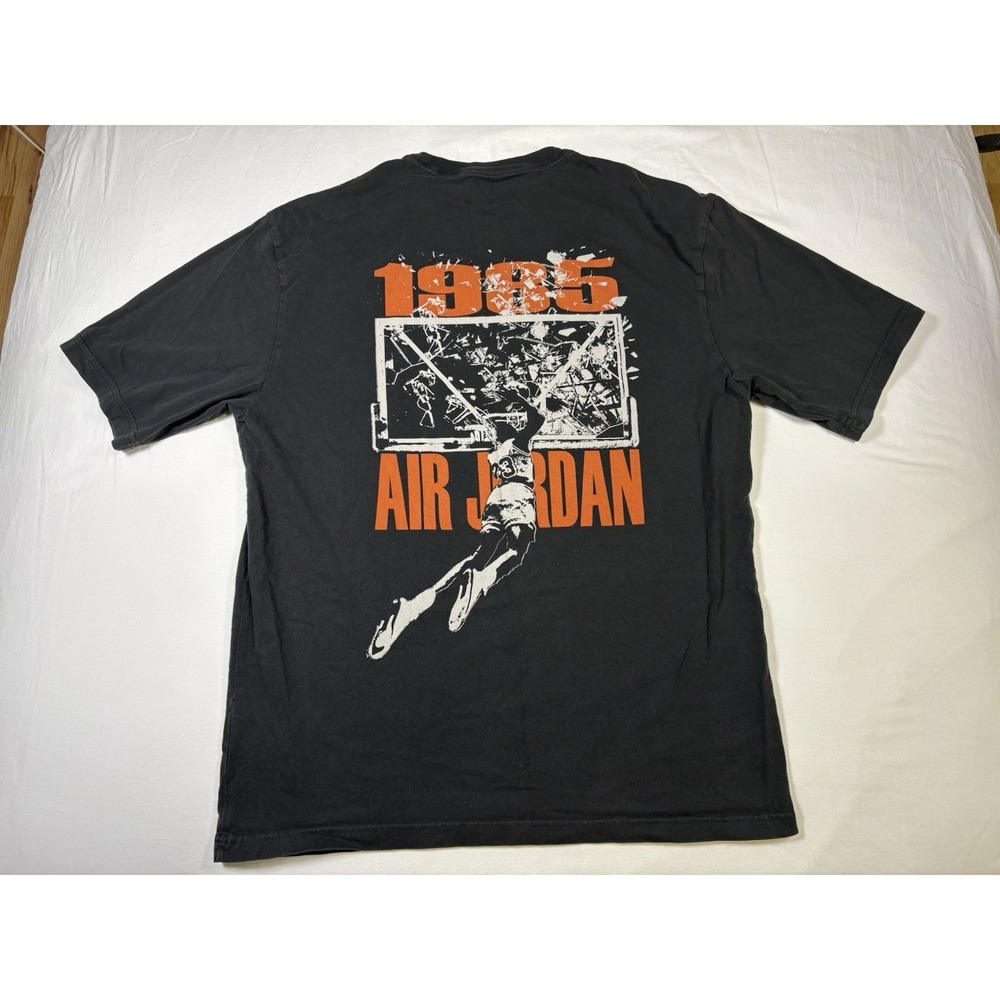Air Jordan T-Shirt Medium Black Red White Graphic
